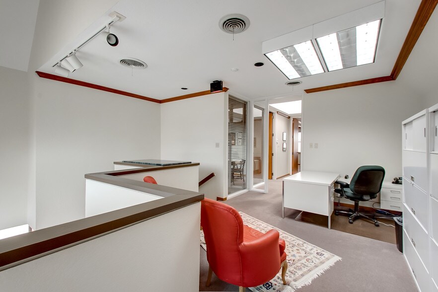 More Photos Of 3200 W 4th St, Fort Worth Loft Creative Space For Sale