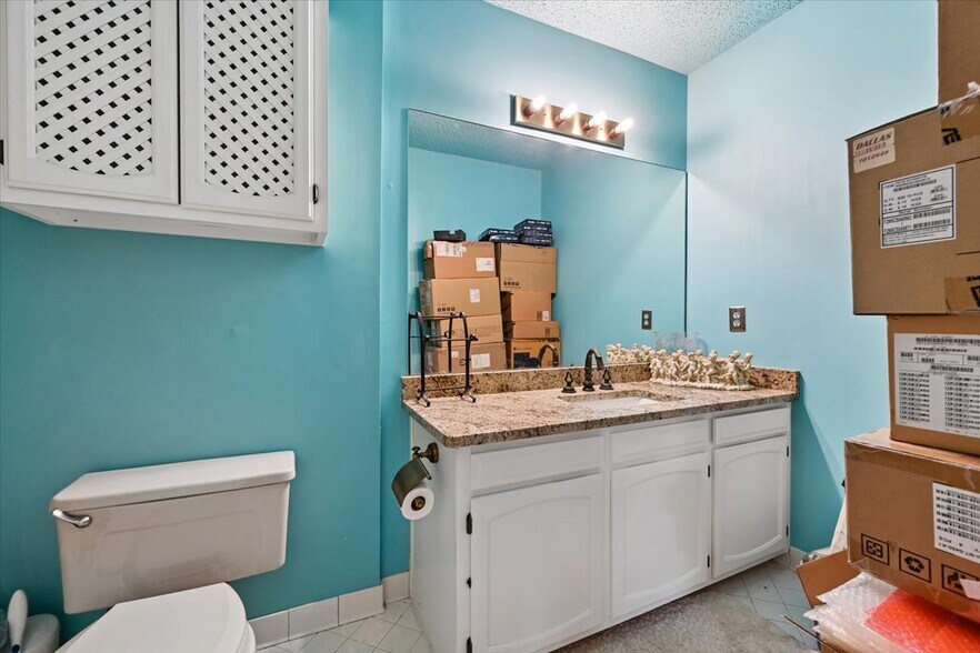 More Photos Of 4940 E 73rd St, Tulsa Office For Sale