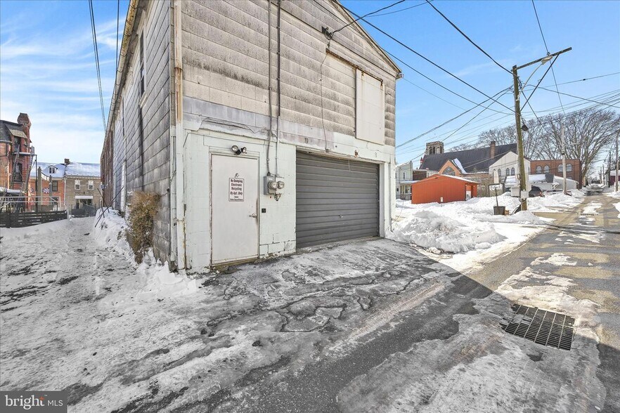 More Photos Of 325 W Main St, Kutztown Storefront Retail Residential For Lease