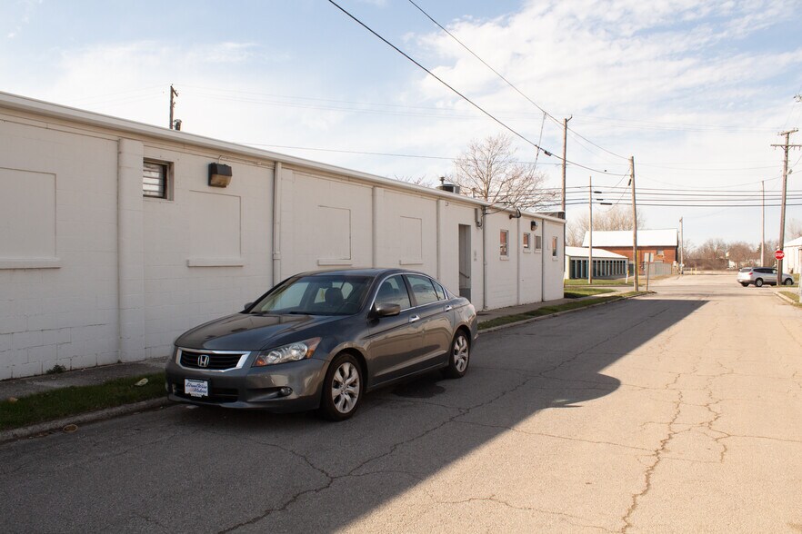 More Photos Of 645 Bellefontaine Ave, Marion Light Distribution For Sale