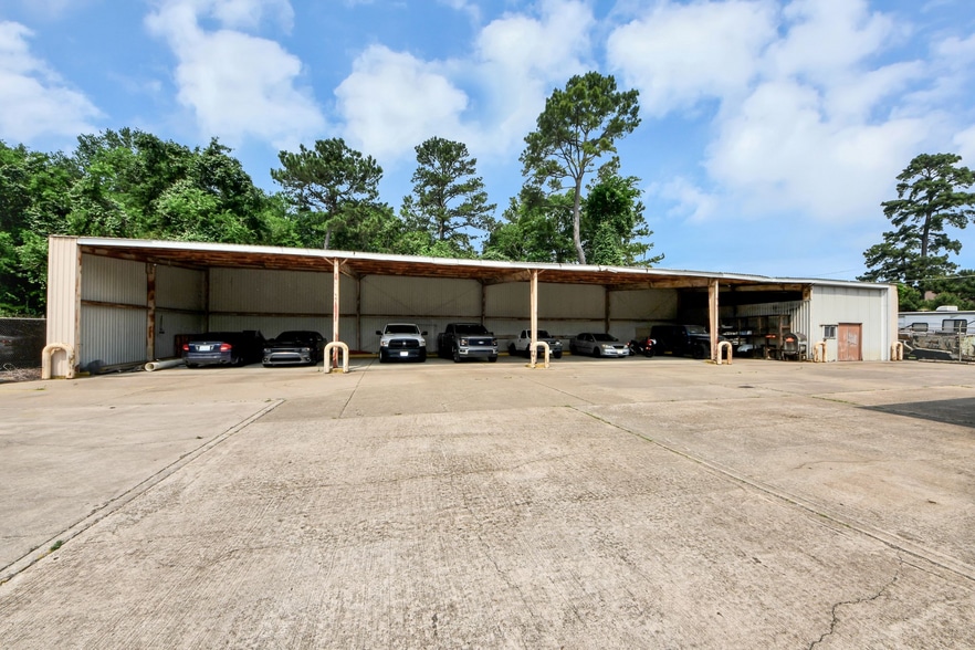 More Photos Of 10814 Woodedge Dr, Houston Warehouse For Sale