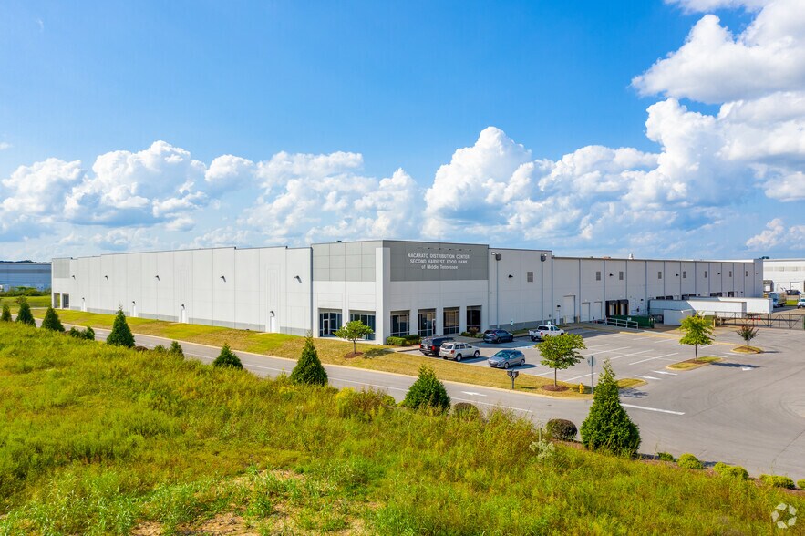More Photos Of 1958-1962 Almaville Rd, Smyrna Distribution For Lease
