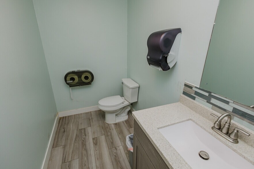 More Photos Of 724 N Main St, Newton Storefront For Sale