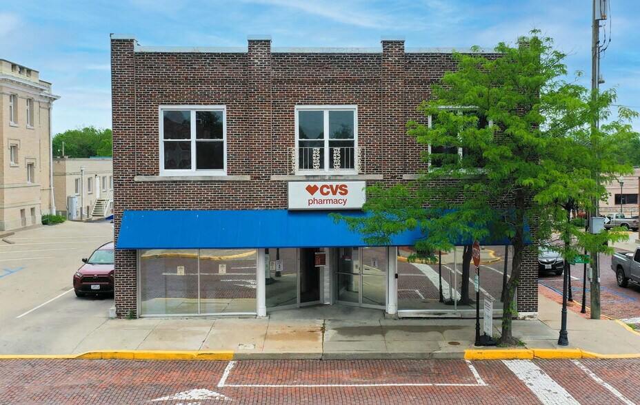 More Photos Of 600 Court St, Fulton Drugstore For Sale