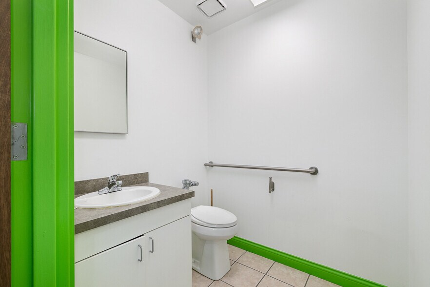 More Photos Of 6901-6909 Burlington Pike, Florence Medical For Sale