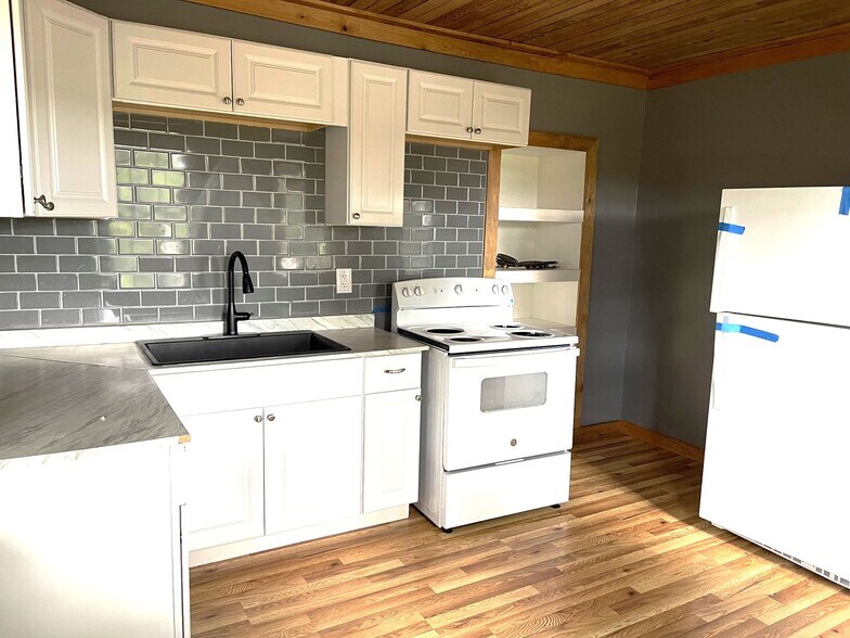 More Photos Of 19 Mason Corner Rd, Saint Albans Multifamily For Sale