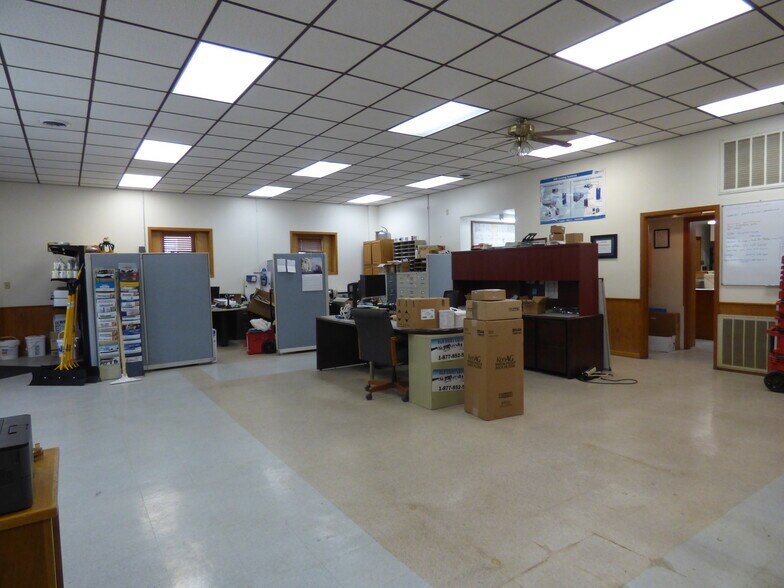 More Photos Of 106 N Renville St, Winthrop Office For Sale