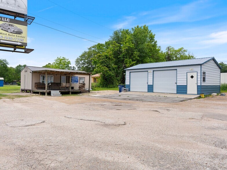 More Photos Of 3378 Highway 103 W, Lufkin Flex For Sale