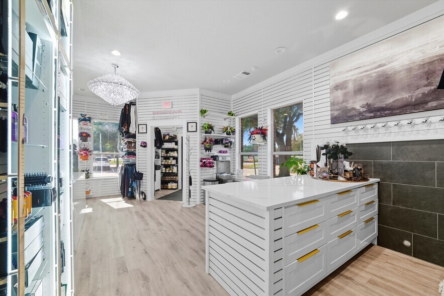 More Photos Of 450 W Harwood Rd, Hurst Freestanding For Sale