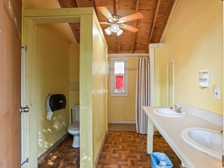 More Photos Of 15260 NE 152nd Pl, Fort Mc Coy Trailer Camper Park For Sale