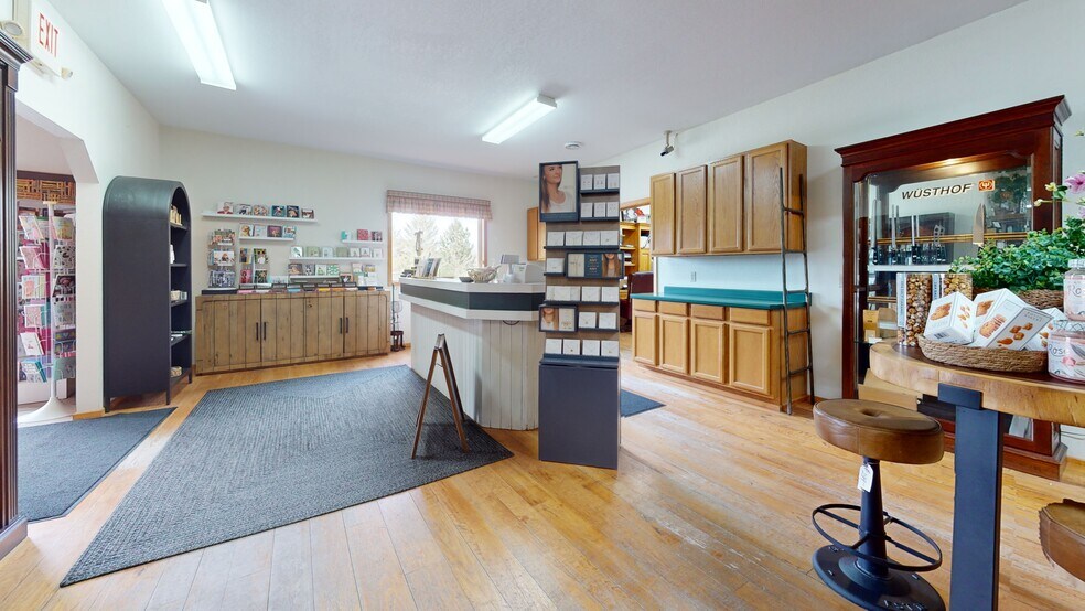 More Photos Of 225 SE 21st St, Grand Rapids Storefront Retail Office For Sale