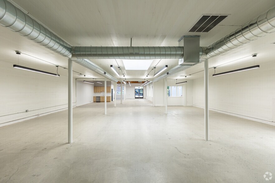 More Photos Of 343-345 Vermont St, San Francisco Light Distribution For Sale