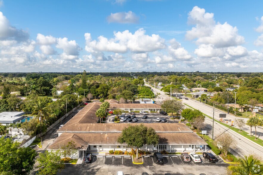 More Photos Of 4330 W Broward Blvd, Plantation Medical For Lease