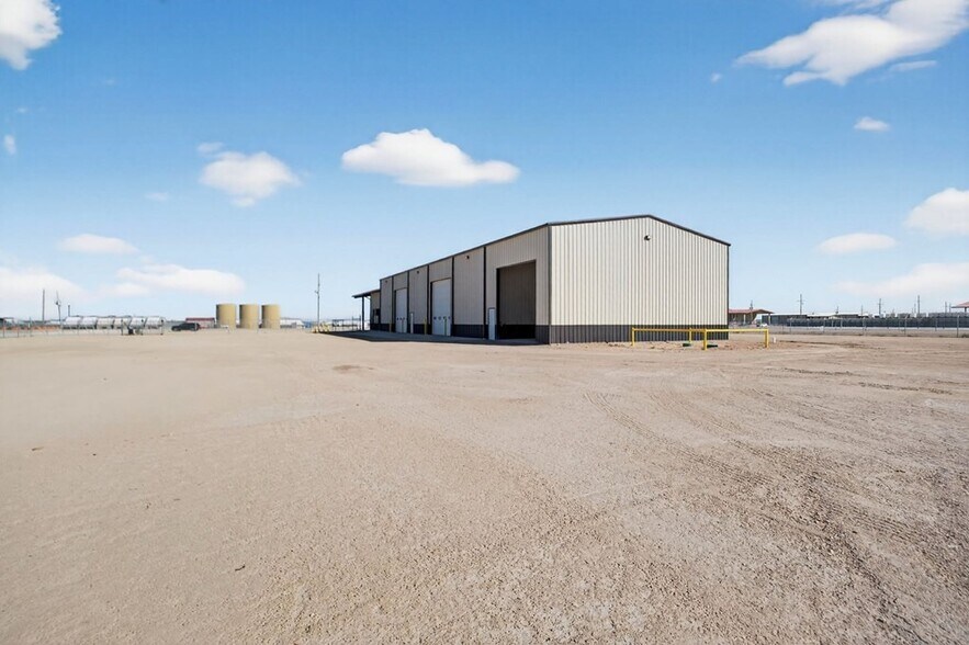More Photos Of 16751 W Basin St, Odessa Warehouse For Lease