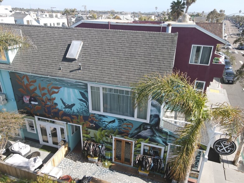 More Photos Of 3719 Mission Blvd, San Diego Freestanding For Sale