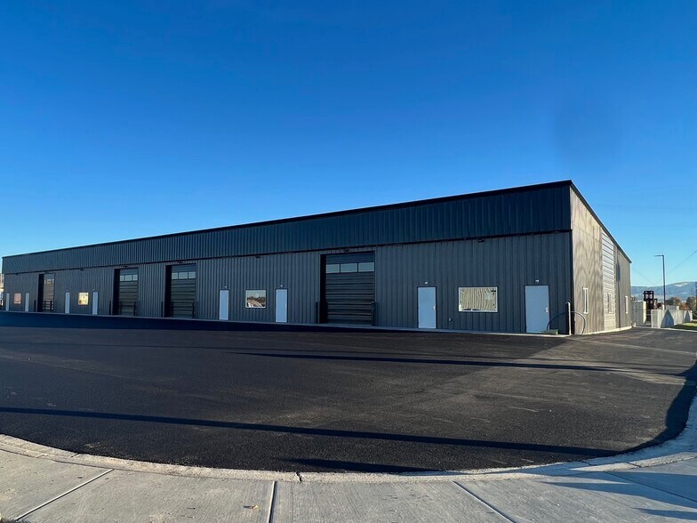 More Photos Of 231 Tailwind Cir, Chubbuck Industrial For Lease