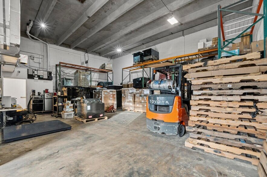 More Photos Of 10813-10841 NW 29th St, Doral Industrial For Sale