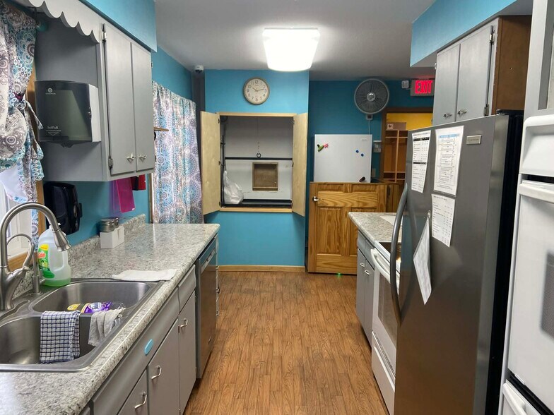 More Photos Of 834 Truman St, Winner Daycare Center For Sale