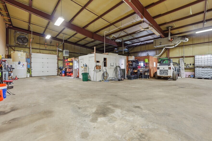 More Photos Of 30 Huntoon Memorial Dr, Leicester Warehouse For Sale