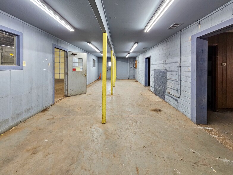 More Photos Of 110 CR 141, Sweetwater Warehouse For Sale