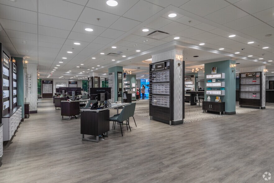 More Photos Of 2826 Ross Clark Cir, Dothan Unknown For Sale