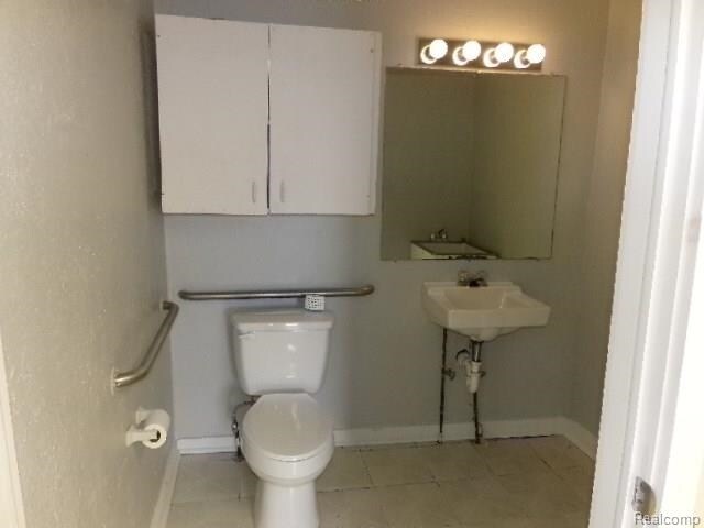 More Photos Of 1755 Sherwin Ct, Waterford Office Residential For Lease