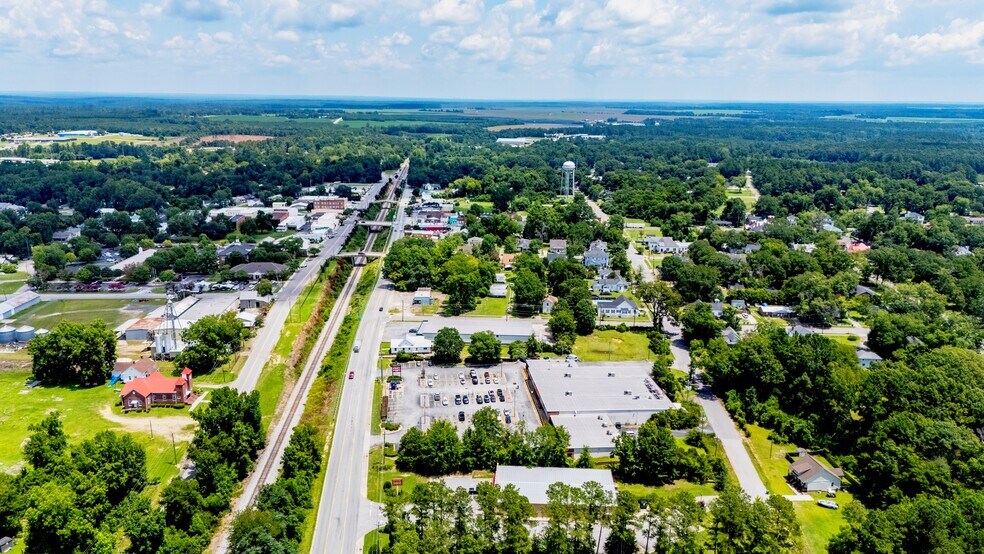 More Photos Of 611-621 Harry C Raysor Dr, Saint Matthews Freestanding For Sale