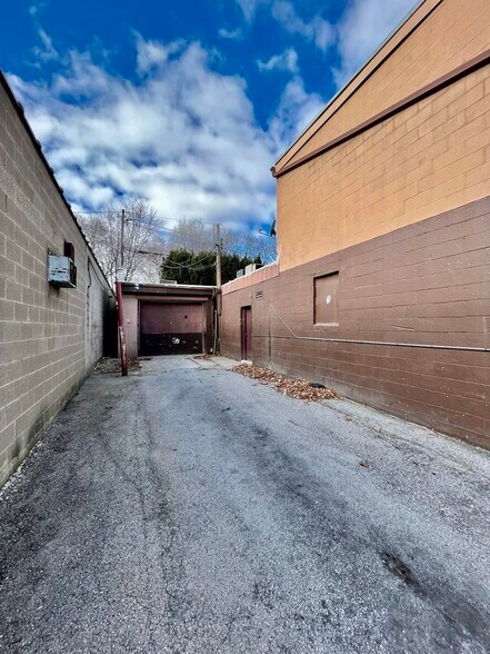 More Photos Of 605 S 94th St, Milwaukee Food Processing For Sale