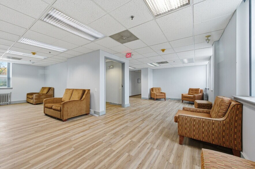 More Photos Of 910 Gilpin Ave, Wilmington Medical For Sale