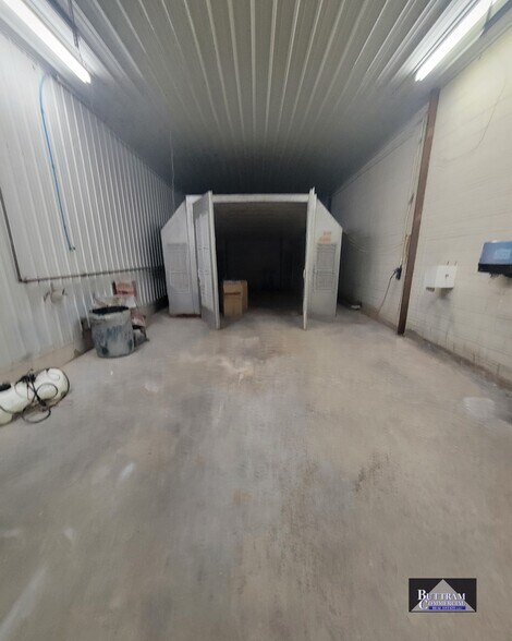 More Photos Of 1801 N Osage Blvd, Nevada Specialty For Sale