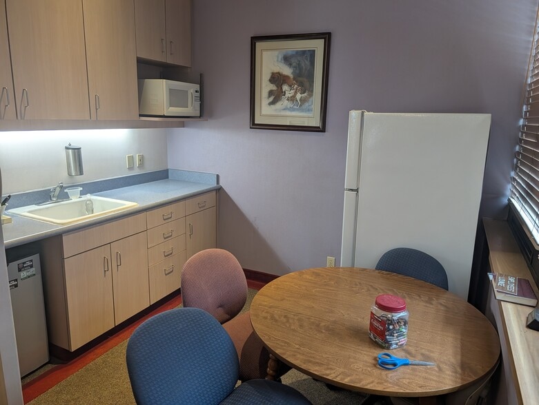 More Photos Of 1128 N Chinowth St, Visalia Medical For Sale