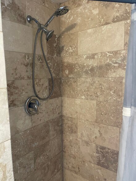 More Photos Of 216 E Mission Rd, Fallbrook Storefront Retail Residential For Lease