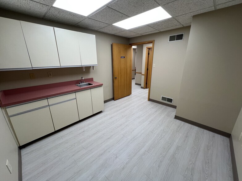 More Photos Of 155 Mount Pleasant Rd, West Newton Medical For Lease