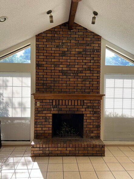 More Photos Of 3770 Private Road 3439, Longview Flex For Sale