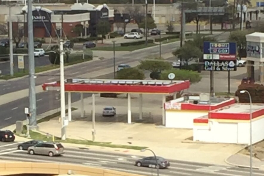 Primary Photo Of 13010 Preston Rd, Dallas Fast Food For Lease