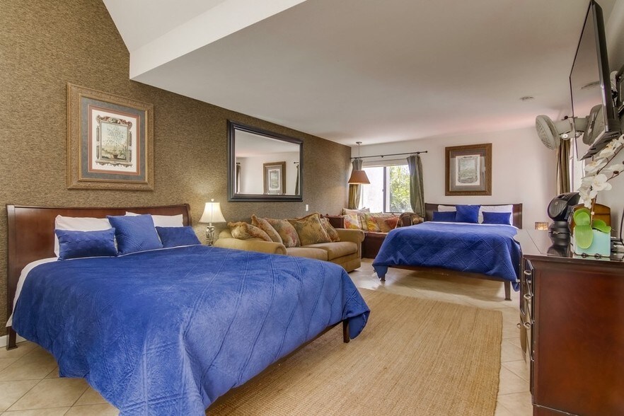 More Photos Of 4111 Bayard St, San Diego Specialty For Sale