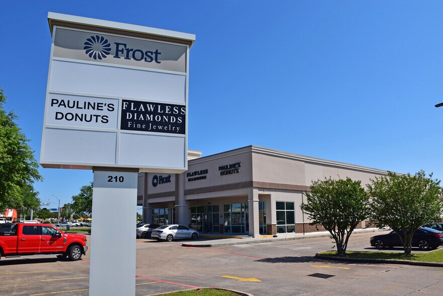 More Photos Of 201 S FM 270, League City Storefront For Lease