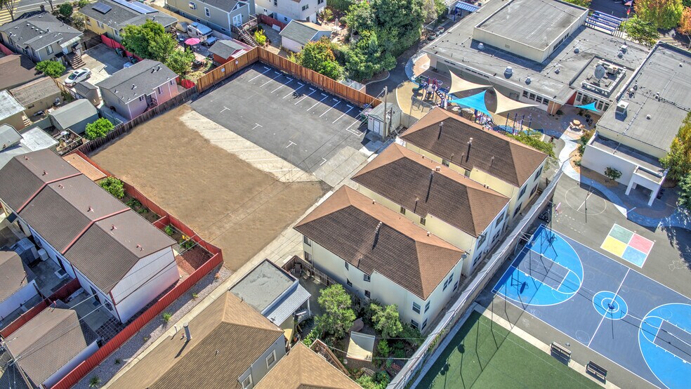 More Photos Of 1049 43rd St, Emeryville Apartments For Sale