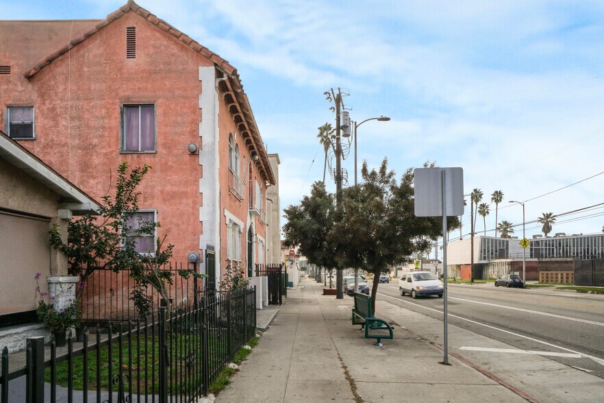 More Photos Of 5606 S Figueroa St, Los Angeles Apartments For Sale