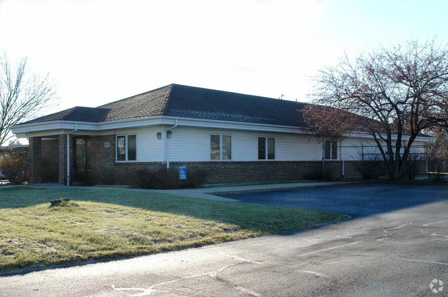 More Photos Of 1893 Daimler Rd, Rockford Medical For Sale