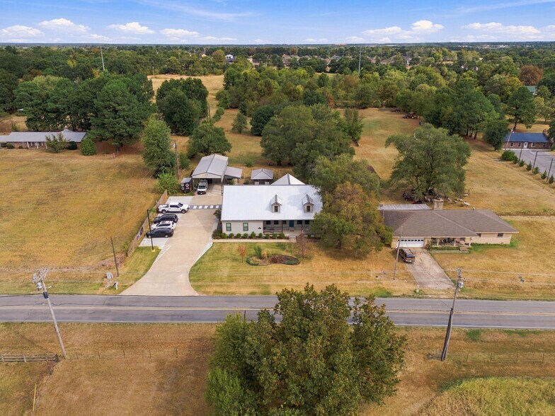 More Photos Of 5876 Elm Springs Rd, Elm Springs Office For Lease