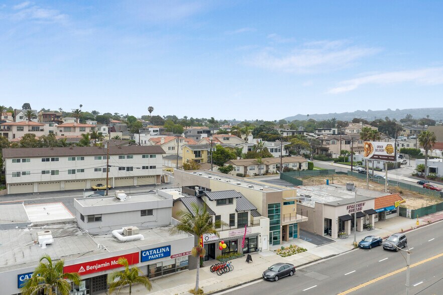 More Photos Of 1010 S Pacific Coast Hwy, Redondo Beach Storefront Retail Office For Lease