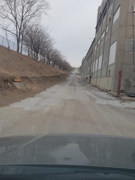 More Photos Of 5025 S 33rd St, Omaha Warehouse For Sale