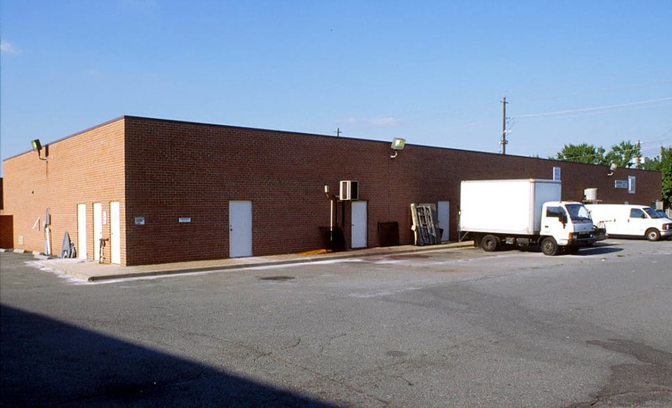 More Photos Of 328 N Stonestreet Ave, Rockville Warehouse For Lease