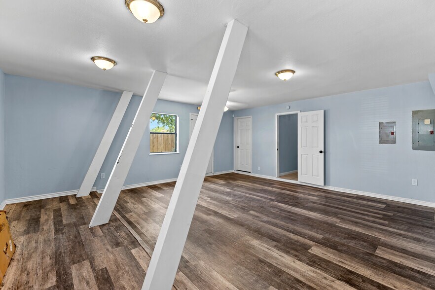 More Photos Of 20500 Keilman Ln, Pflugerville Loft Creative Space For Lease