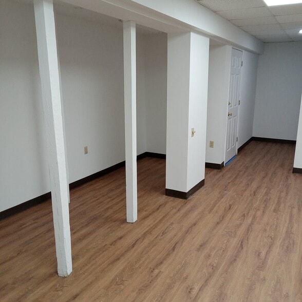 More Photos Of 7616 Investment Ct, Owings Light Distribution For Lease