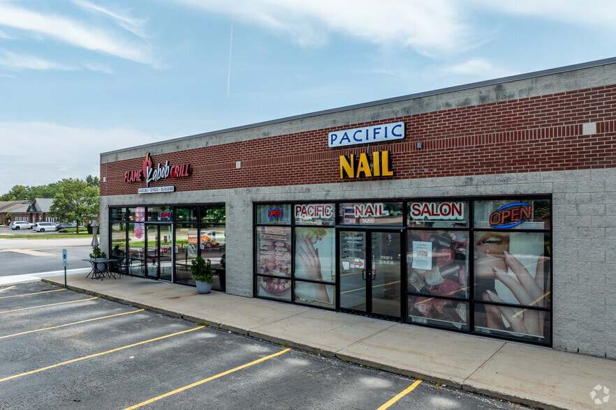 More Photos Of 1411-1475 Veterans Pky, Yorkville Unknown For Lease