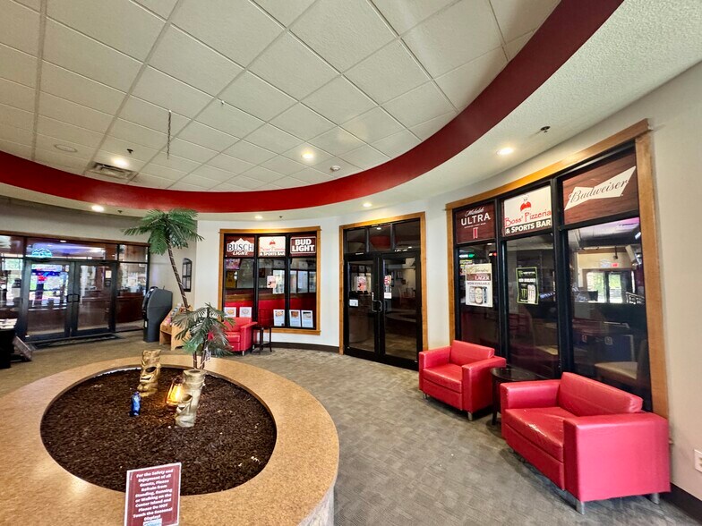 More Photos Of 5000 Merle Hay Rd, Des Moines Hotel For Sale