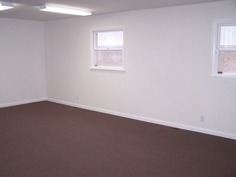 More Photos Of 3905 Southland Ave, Kokomo Office For Lease
