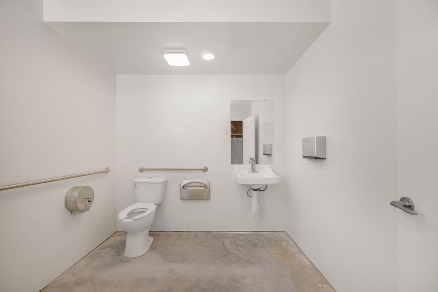 More Photos Of 808 Manhattan Ave, Manhattan Beach Office Residential For Lease